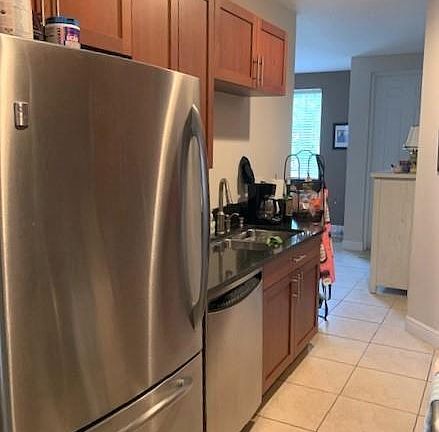 4th image of 406 SW 13th Ter #406