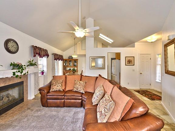 4th image of 411 Merlot Dr