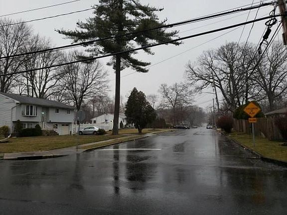 4th image of 37 Main Ave