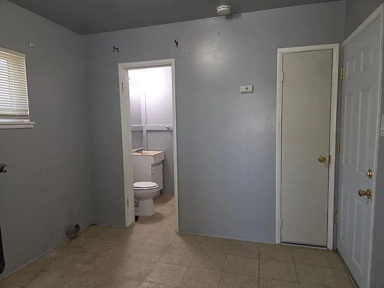 4760 E Lamona Ave — Photo 8