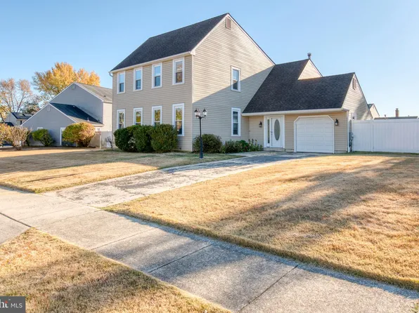 113 Hampshire Ct, Deptford, NJ 08096