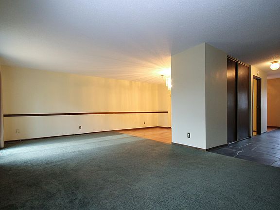 4th image of 170 Wentworth Ave W APT C
