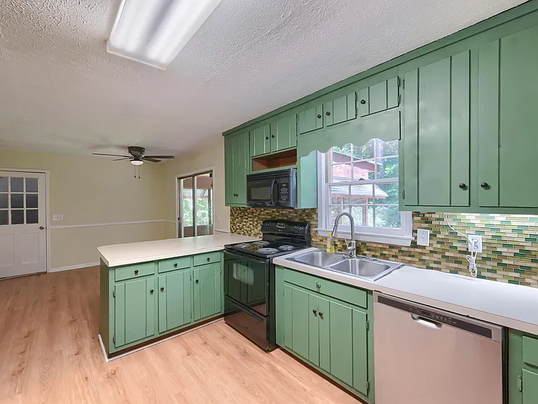 509 River Lakeside Ln — Photo 6