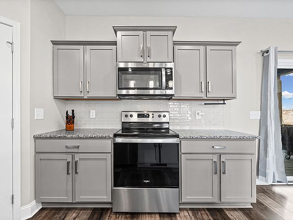 5th image of 1147 Charles Thomas Dr
