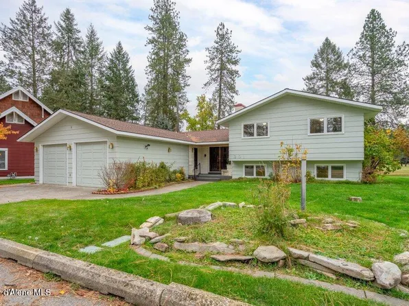 301 Woodland Dr, Pinehurst, ID 83850
