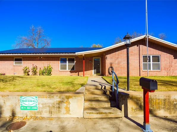 405 W Neely Ave, Comanche, TX 76442