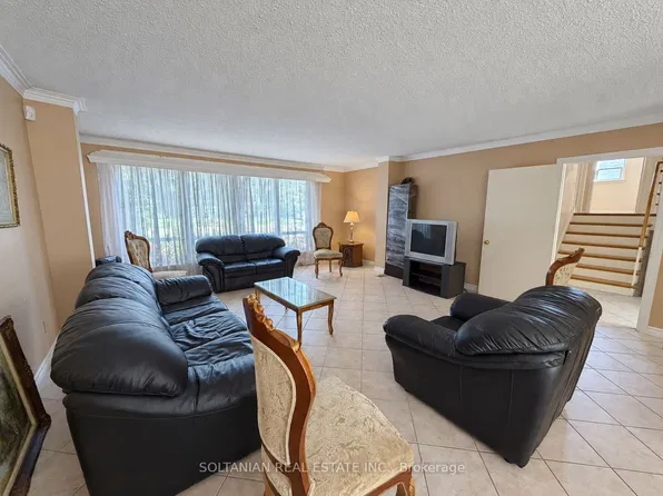 41 Elgin St, Markham, ON L3T 1W5