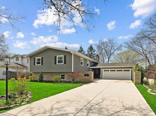 5832 Lenox Rd, Lisle, IL 60532