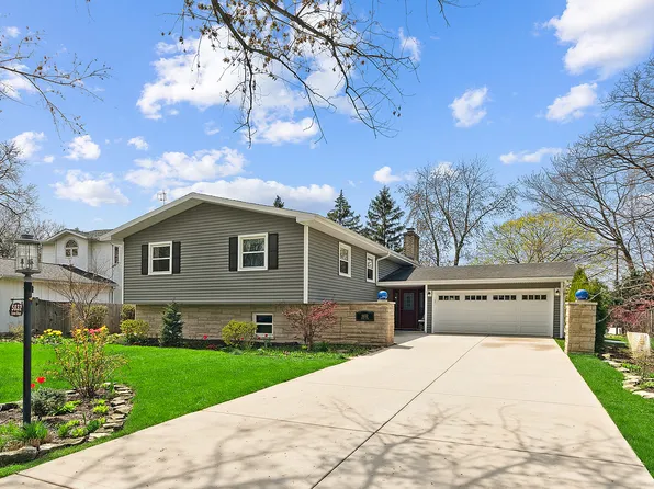 5832 Lenox Rd, Lisle, IL 60532