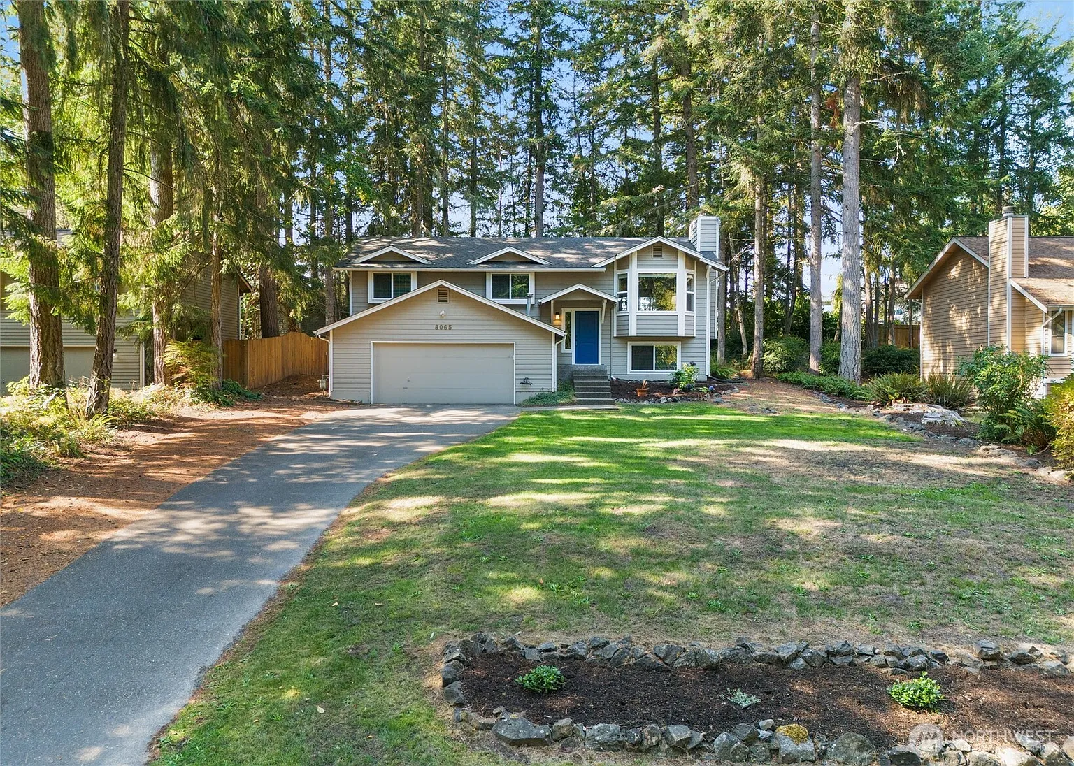 8065 Autumn Hills Place NE photo 1