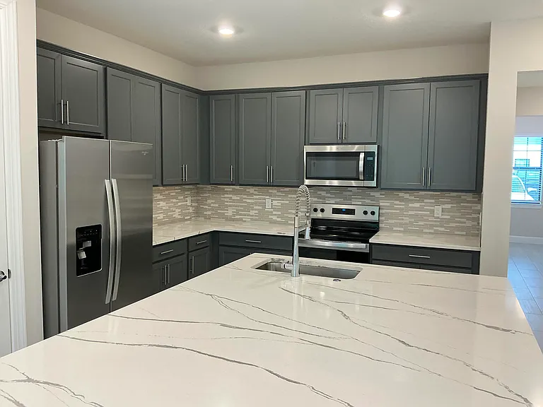293 SW Sally Way — Photo 8