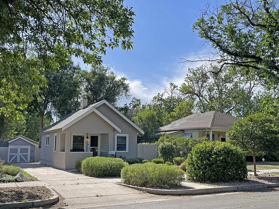 1030 Custer Ave