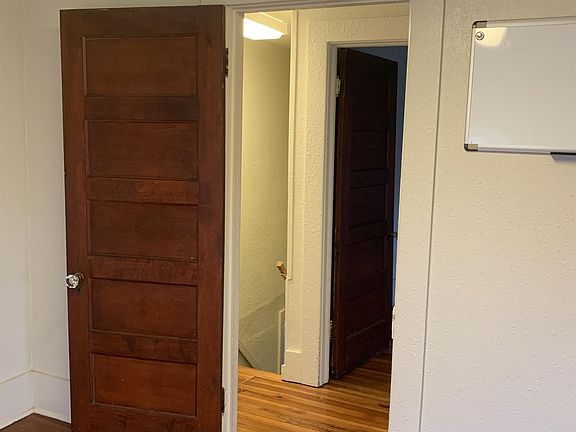 4th image of 110 Buchmans Close Cir Floor 2