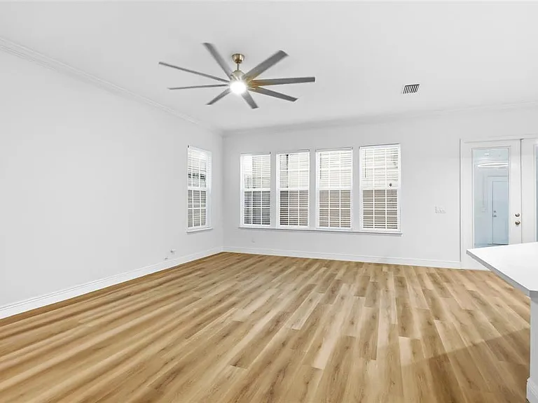 912 Waterside Dr — Photo 23