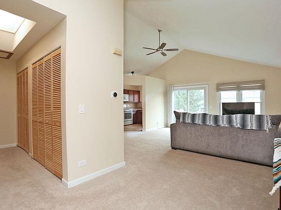 4th image of 261 University Ln #A