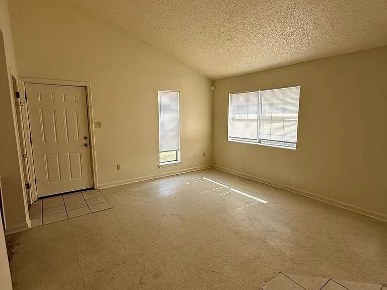 8714 Gsri Ave — Photo 3