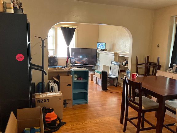 4th image of 326 Crestwood Ave Unit 2