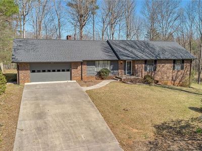 207 Cedar Ln, North Wilkesboro, NC, 28659