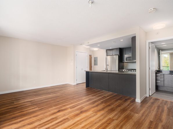 2200 Douglas Rd #801, Burnaby, BC V5C 0G8