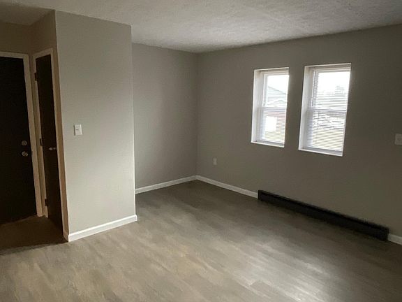 3rd image of 3875 Hillsboro Dr #E