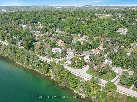 2nd image of 202 Kempenfelt Dr