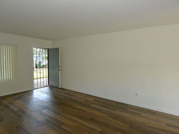 3rd image of 201-205 Turf Dr #203