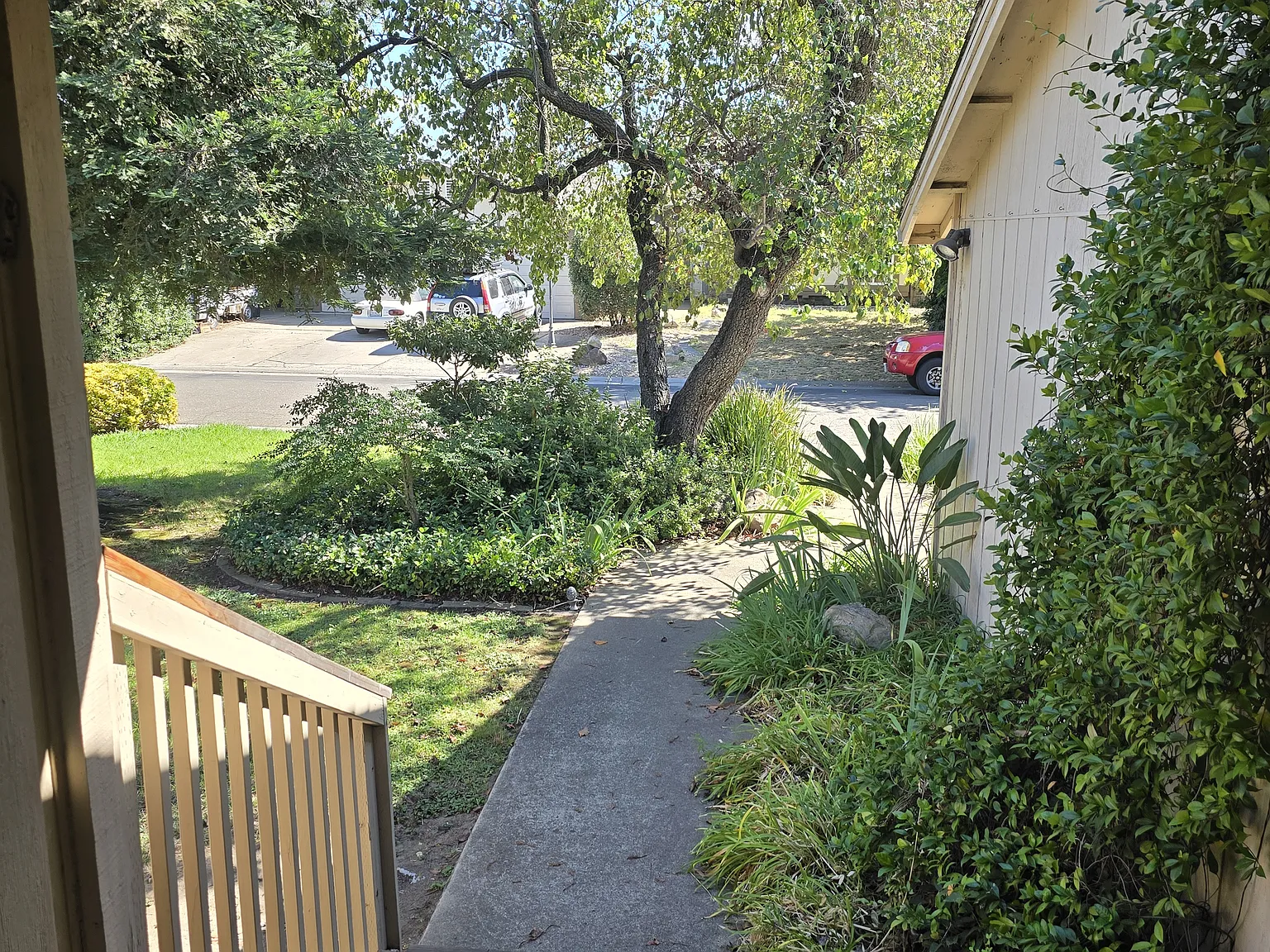 4 bed, 2211 sqft, $2,800 — Photo 2