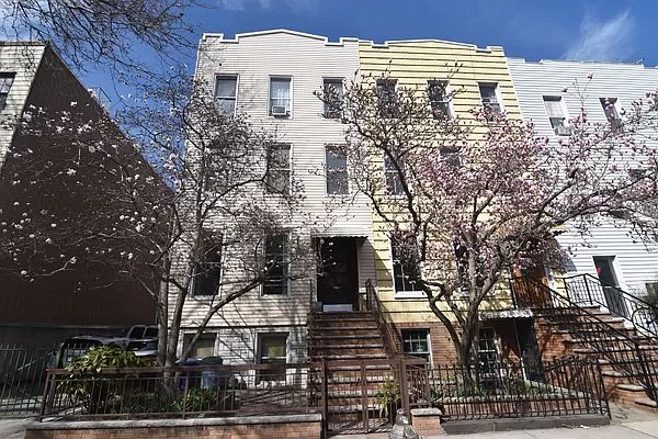 2nd image of 35 Broome St