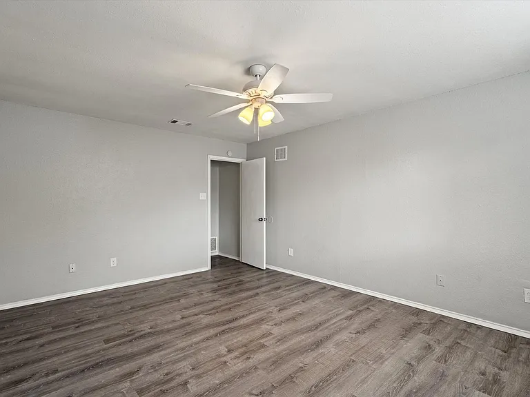 9901 Willers Way — Photo 23