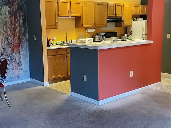 4th image of 8102 Brookmont Ct Unit 208