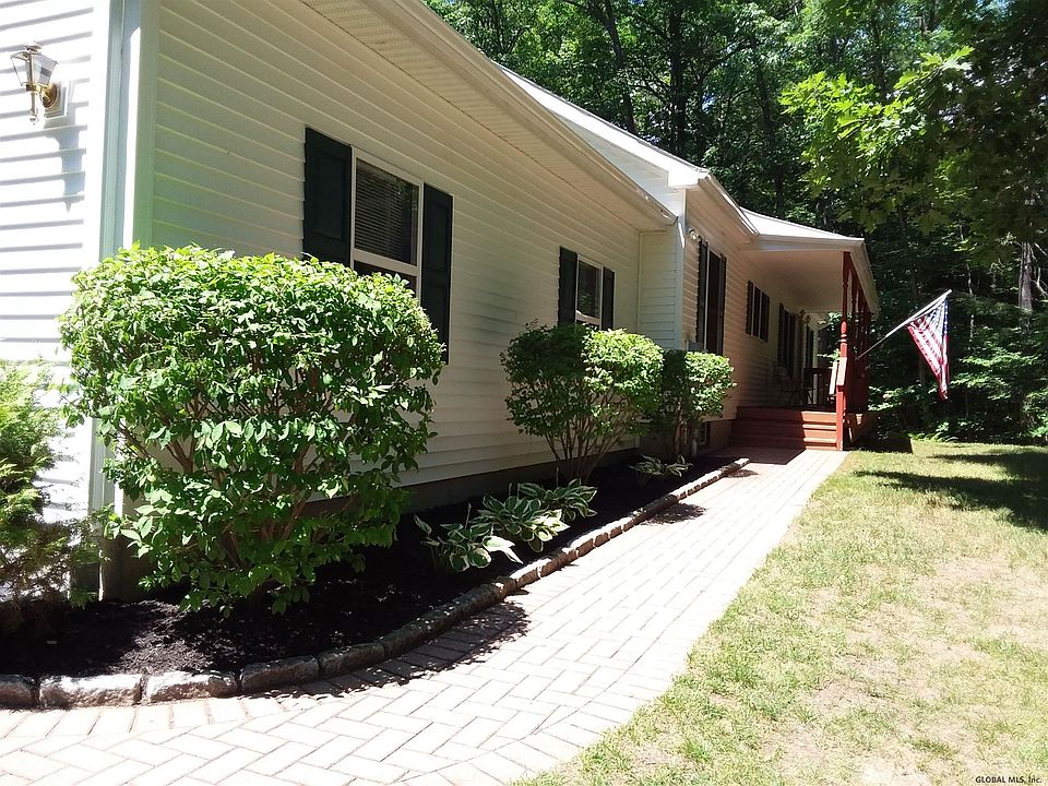 1st image of 10 Carefree Ln