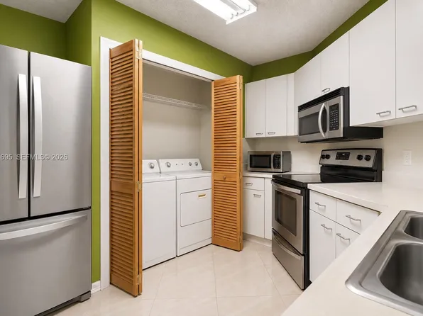 6276 NW 186th St APT 305, Hialeah, FL 33015