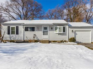 52 Seneca Dr, Canandaigua, NY 14424