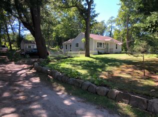 11 Scraggy Neck Rd, Bourne, MA 02532