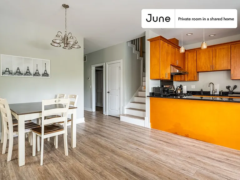 1119 S Loomis St #A — Photo 8
