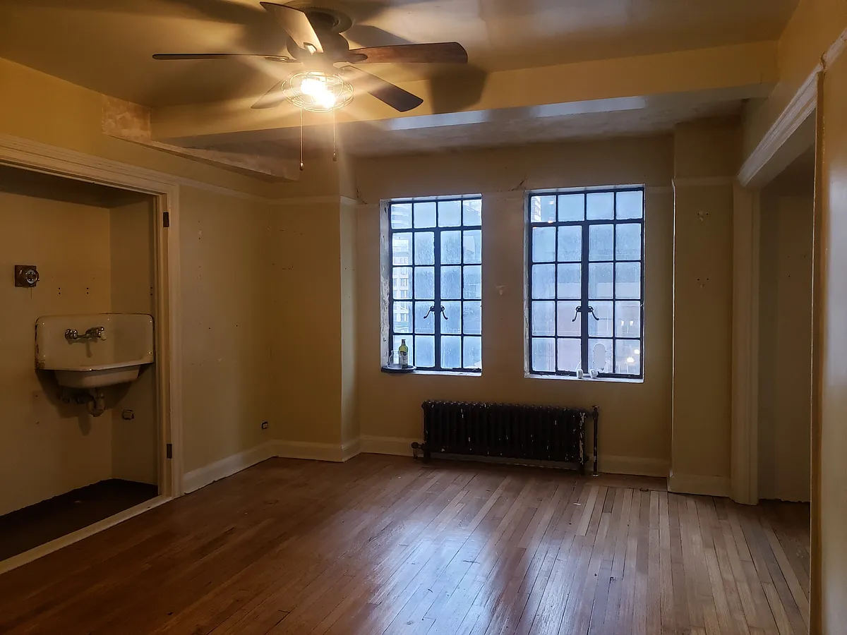 Building Photo - 5 Tudor City Pl #B18