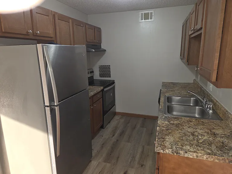 2424 Park Ave #3 — Photo 7