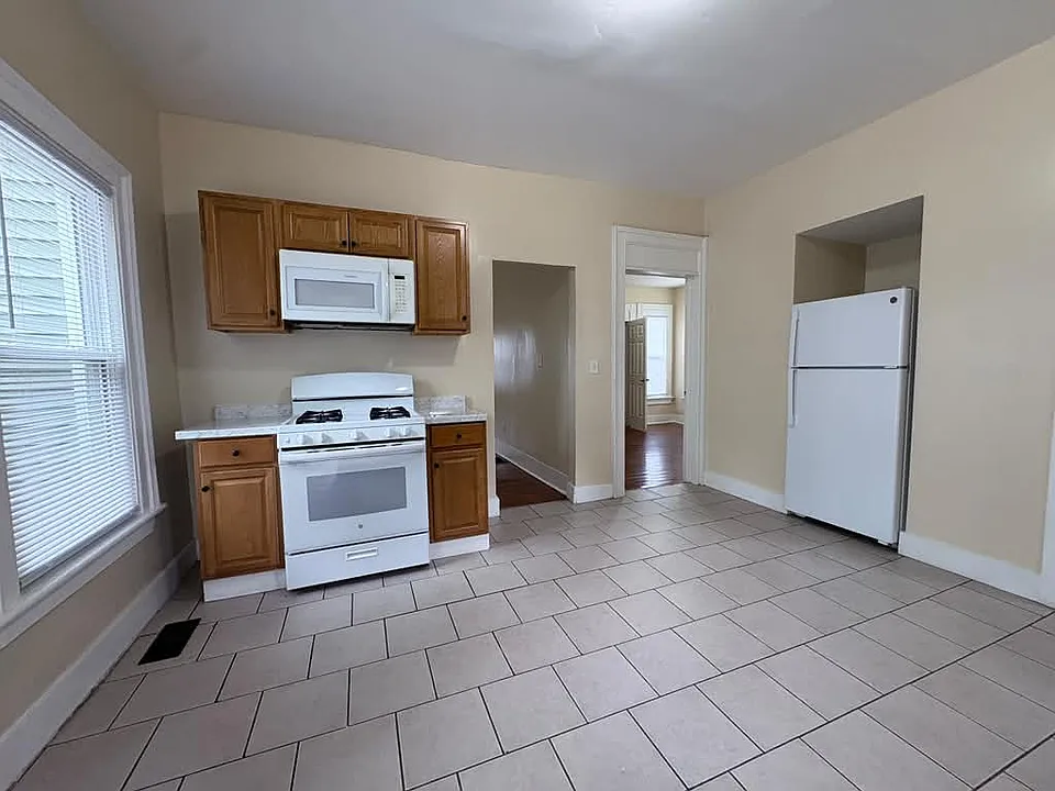 81 Sherman Ave #1