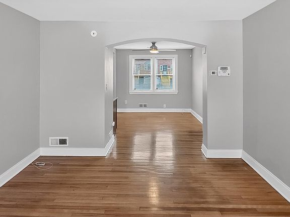 2nd image of 8303 Ridgely Oak Rd