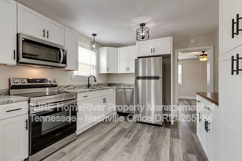 3 bed, 2.0 bath, 1212 sqft, $2,095 — Photo 4
