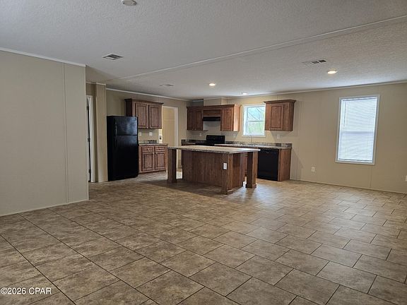 5th image of 10441 NW Azalea St