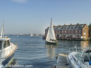 25 Union St #TOWNHOUSE 25, Boston, MA 02109