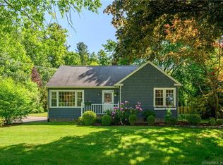 10 Cherry St, Sandy Hook, CT 06482