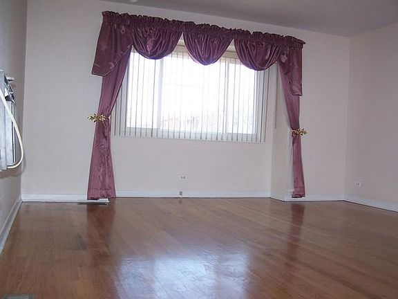 3rd image of 4851 Crain St
