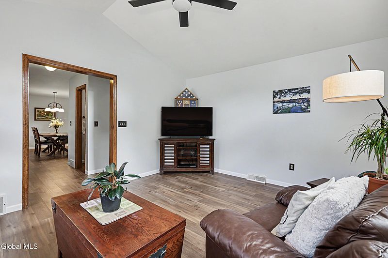 5th image of 26 Highgate Road