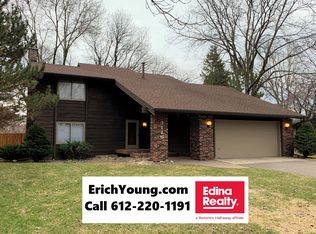3116 Prior Cir, Roseville, MN 55113