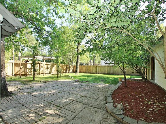 3rd image of 1958 River Falls Dr