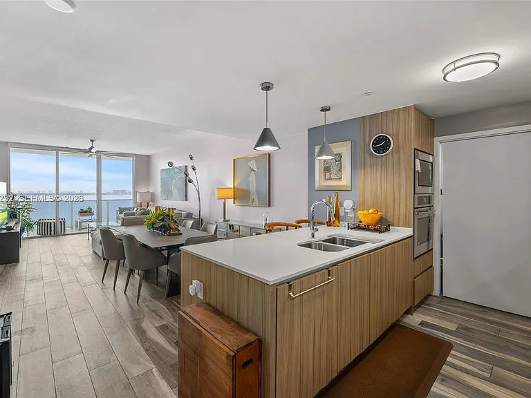 600 NE 27th St #2202 — Photo 8