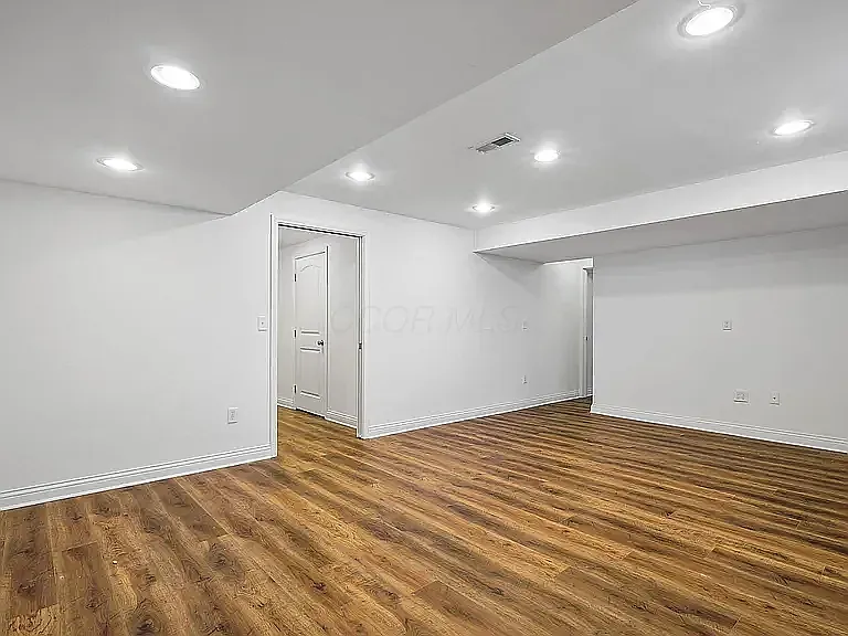 140 Andiron Dr — Photo 26