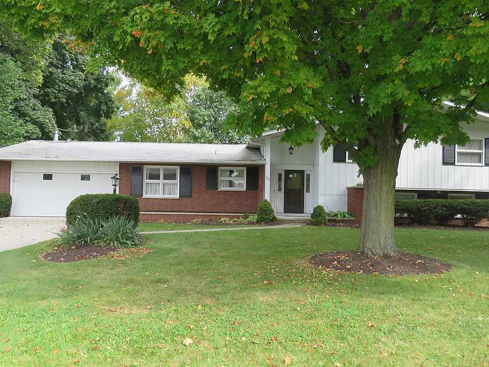 1st image of 203 Hillcrest Dr